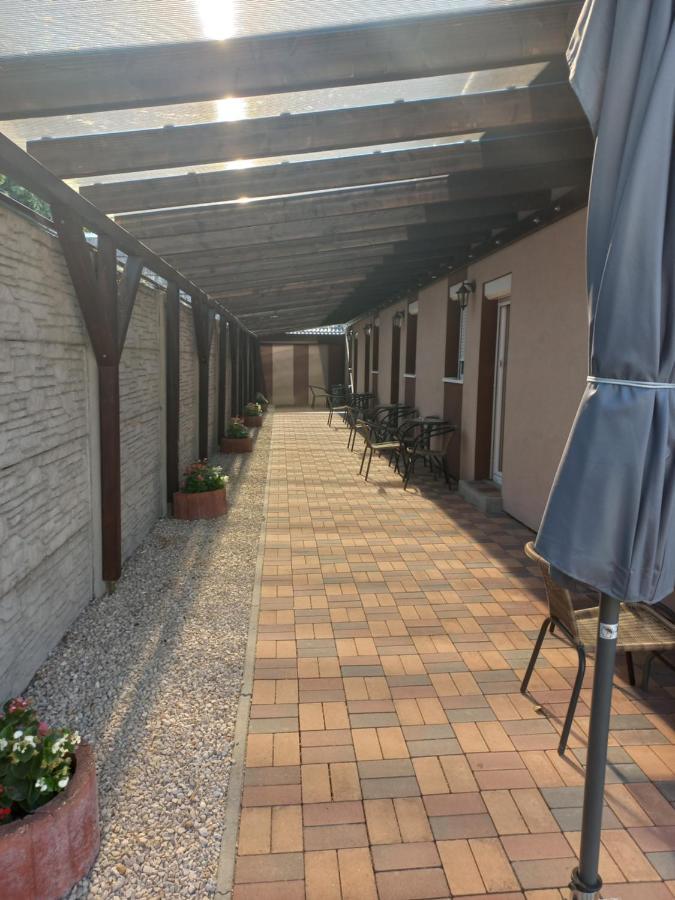 Boglarka Vendeghaz Apartment Mosonmagyarovar Bagian luar foto