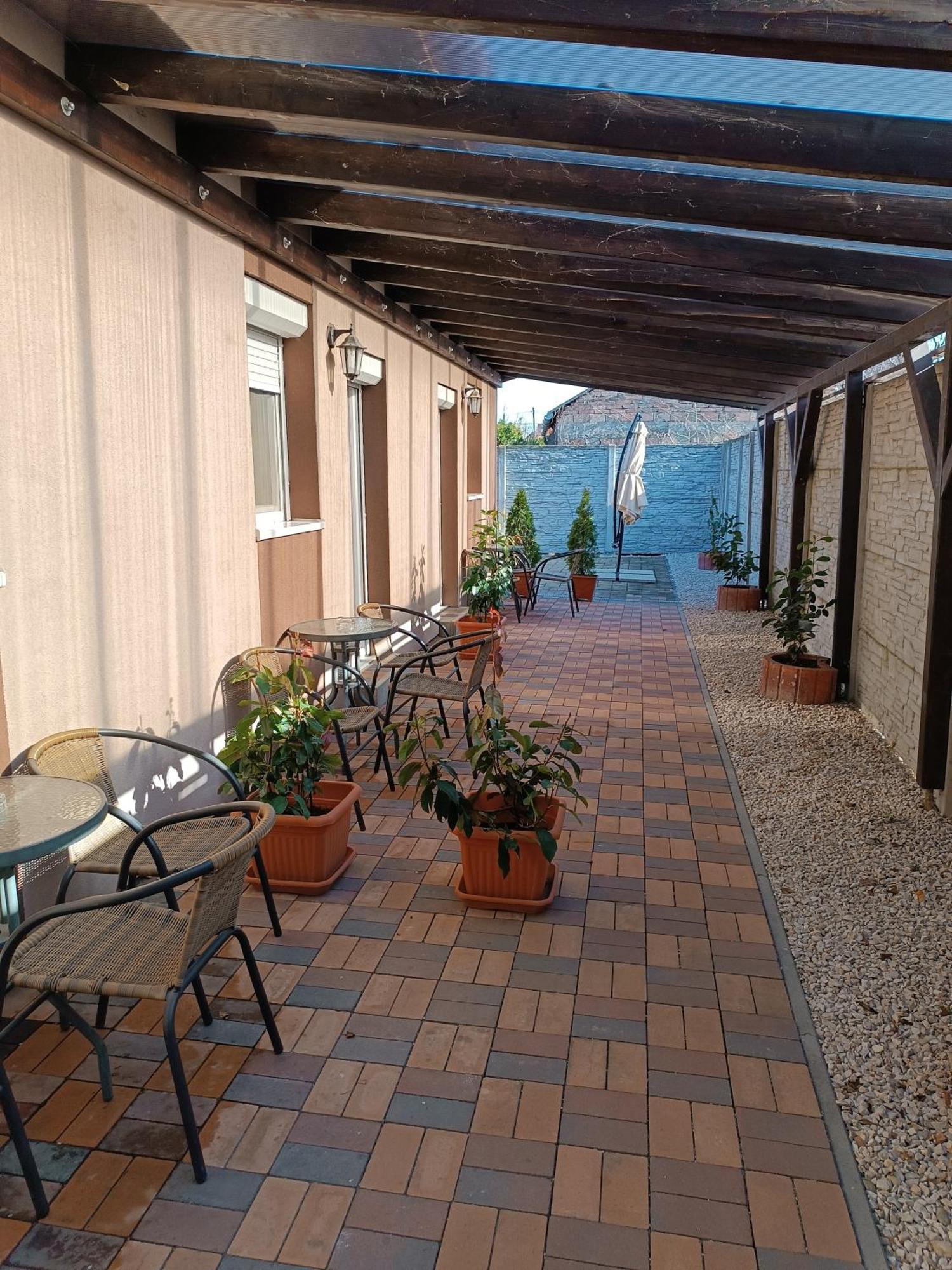 Boglarka Vendeghaz Apartment Mosonmagyarovar Bagian luar foto