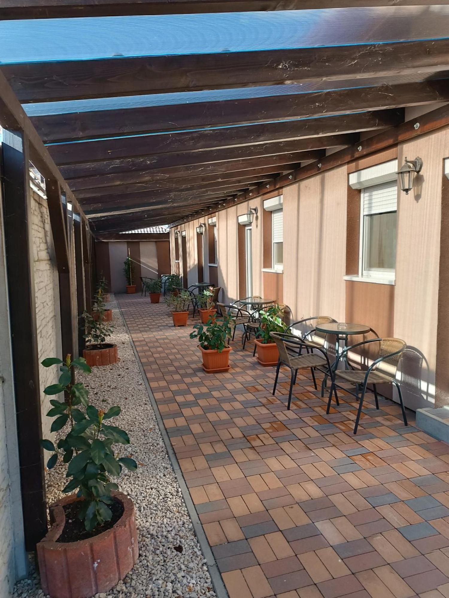 Boglarka Vendeghaz Apartment Mosonmagyarovar Bagian luar foto