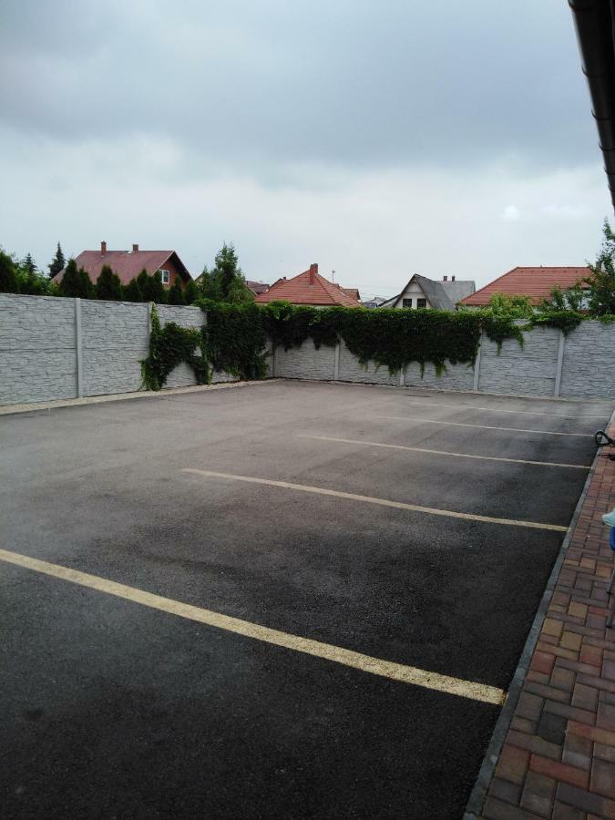 Boglarka Vendeghaz Apartment Mosonmagyarovar Bagian luar foto